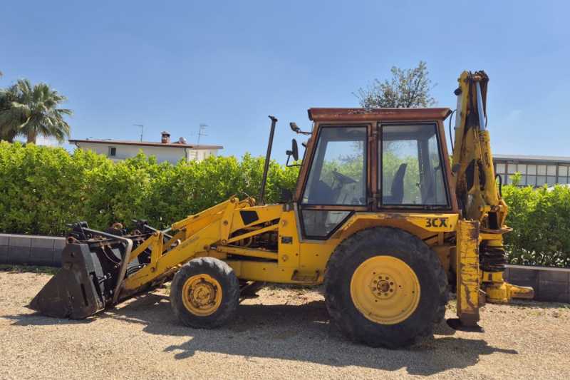 OmecoHub - Immagine JCB 3CX